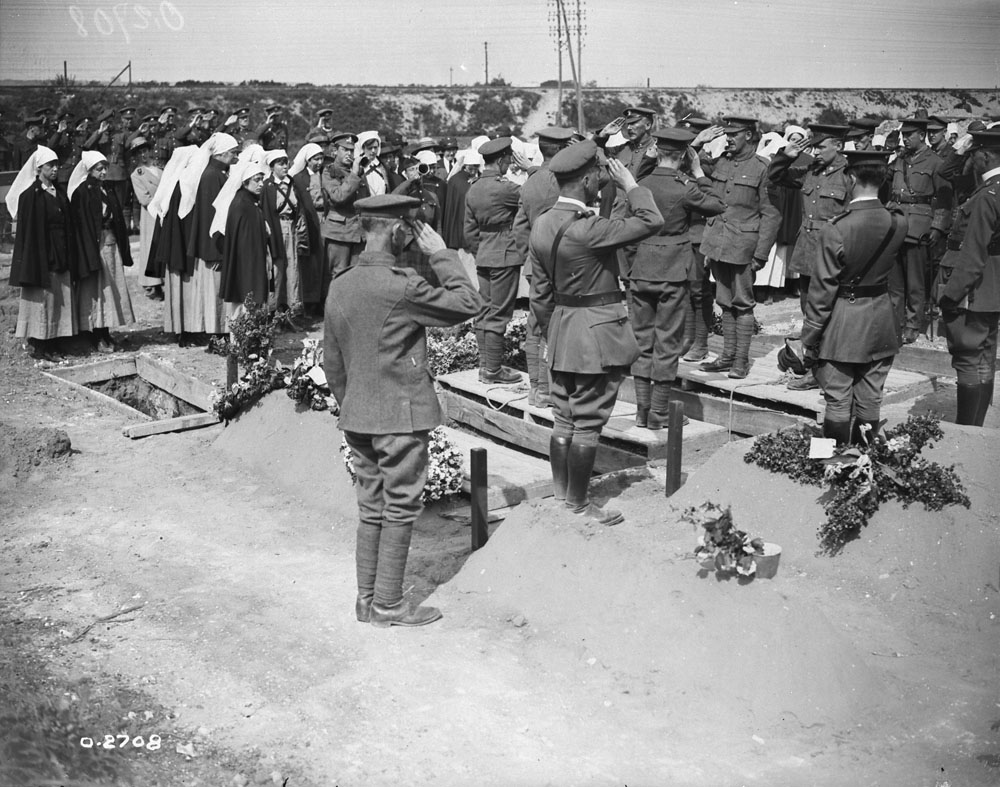 Funeral of Nursing Sister Margaret Lowe of Binscarth, Manitoba, who died of wounds received during raid by Germans at Etaples, France. May, 1918. MIKAN No. 3394960