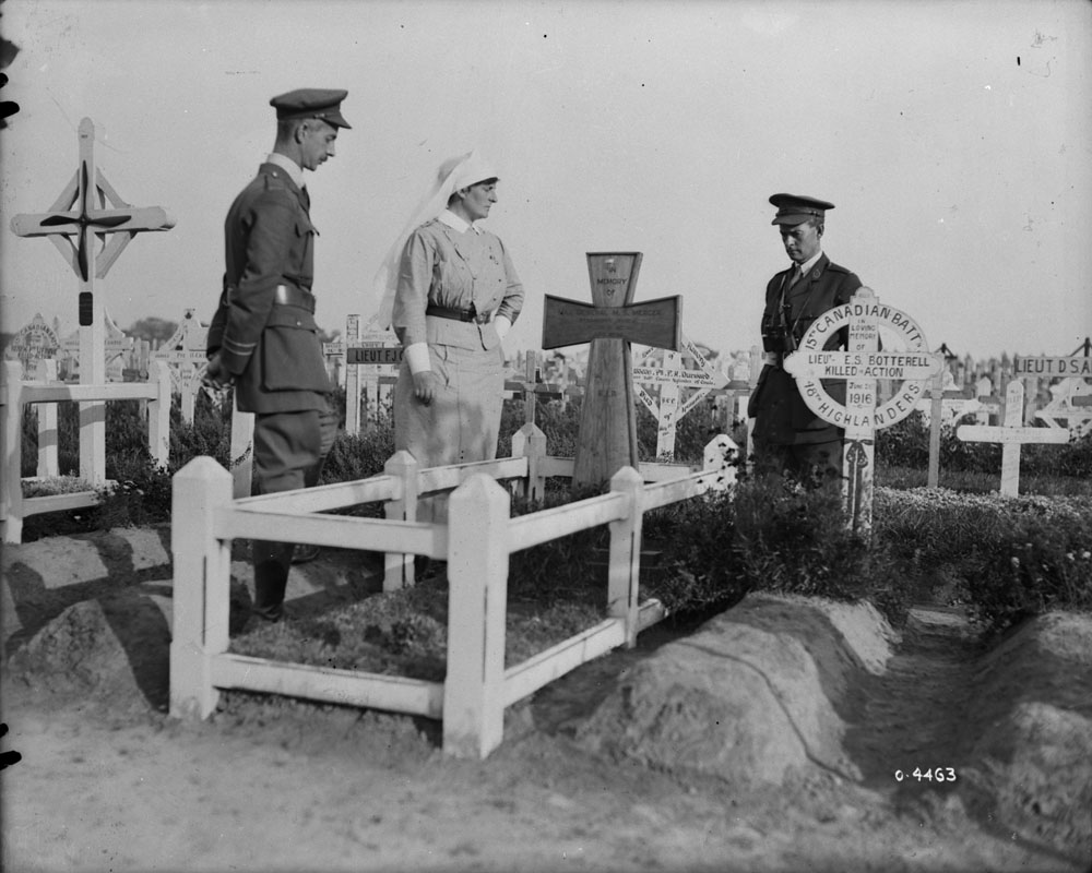 Graves of Maj.-Gen. M.S. Mercer, 3rd Div. & Lt. E.S. Batterell, 15th Infantry Bn. May 1918. MIKAN No. 3403369