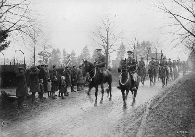 Canadian troops entering Germany at Poteau en route to the Rhine River, 4 Deember 1918. Depicted: Currie, Arthur, 1875-1933. MIKAN No. 3624869